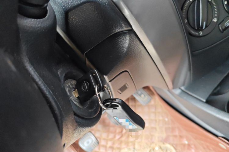 Used Nissan Livina 2010 Jingrui Edition 1.6L Manual Standard Model Vehicle Key