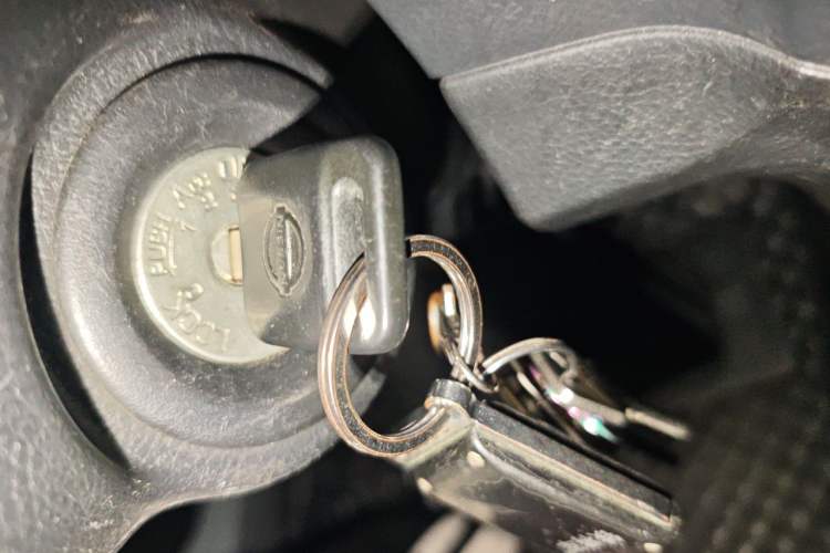 Used Nissan Livina 2010 Jingrui Edition 1.6L Manual Standard Model Vehicle Key