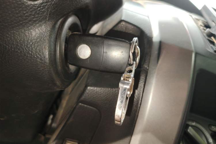 Used Nissan Livina 2010 Jingrui Edition 1.6L Manual Standard Model Vehicle Key