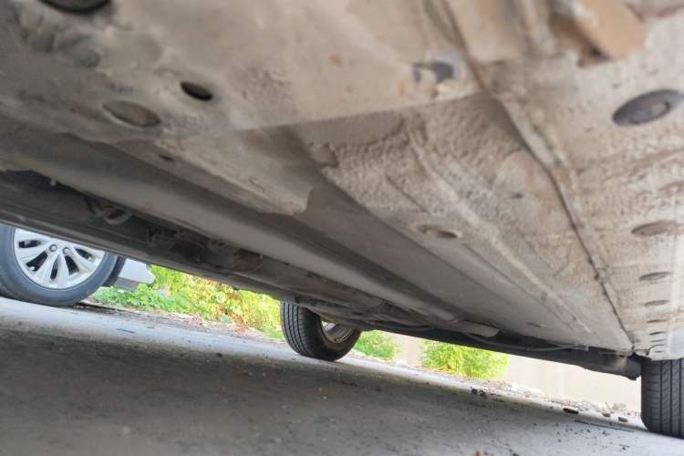 Used Nissan Livina 2010 Jingyue Edition 1.6L Manual Supercharged Model Chassis Front Left