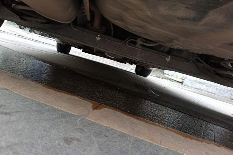 Used Nissan Livina 2010 Jingyue Edition 1.6L Automatic Supercharged Model Chassis Rear
