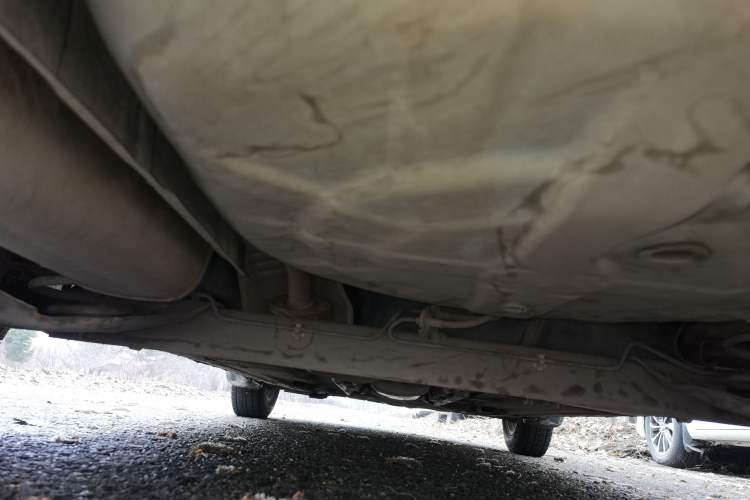 Used Nissan Livina 2010 Jingyue Edition 1.6L Manual All-Around Model Chassis Rear