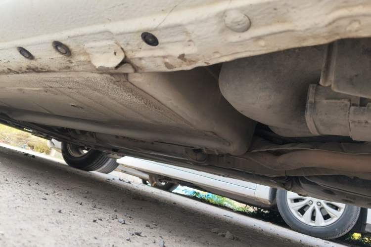 Used Nissan Livina 2010 Jingyue Edition 1.6L Manual Supercharged Model Chassis Rear Left