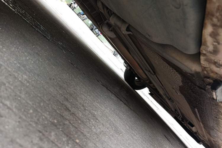 Used Nissan Livina 2010 Jingyue Edition 1.6L Automatic Supercharged Model Chassis Rear Right