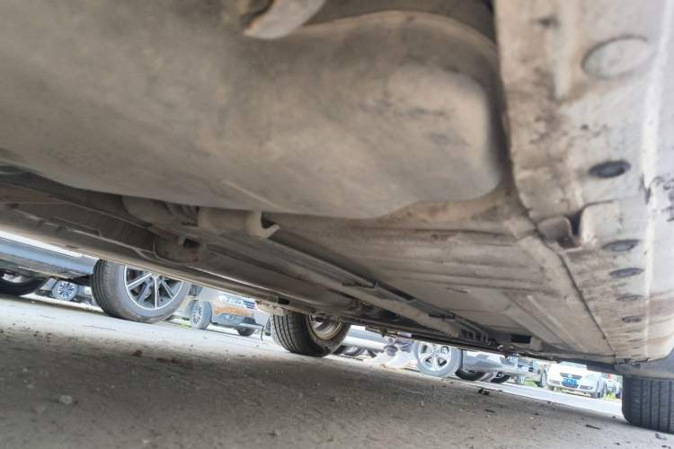 Used Nissan Livina 2010 Jingyue Edition 1.6L Manual Supercharged Model Chassis Rear Right