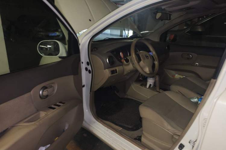 Used Nissan Livina 2010 Jingyue Edition 1.6L Automatic Supercharged Model Driver Seat