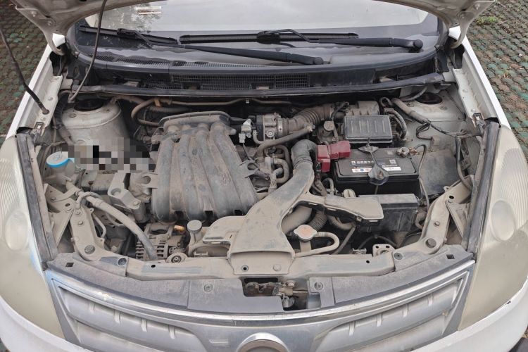 Used Nissan Livina 2010 Jingyue Edition 1.6L Manual Supercharged Model Engine Bay