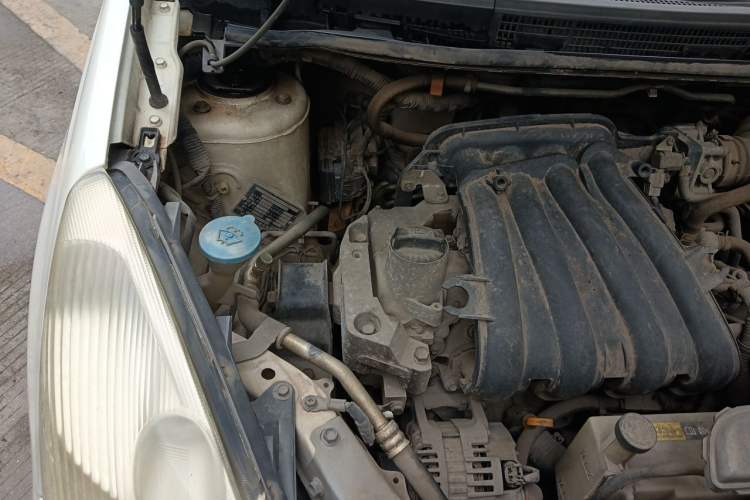 Used Nissan Livina 2010 Jingyue Edition 1.6L Automatic Supercharged Model Engine Bay Right
