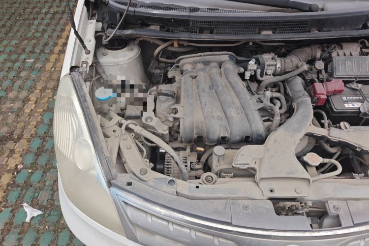 Used Nissan Livina 2010 Jingyue Edition 1.6L Manual Supercharged Model Engine Bay Right