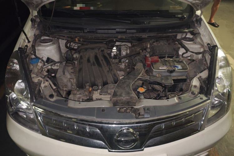 Used Nissan Livina 2010 Jingyue Edition 1.6L Automatic Supercharged Model Engine Bay