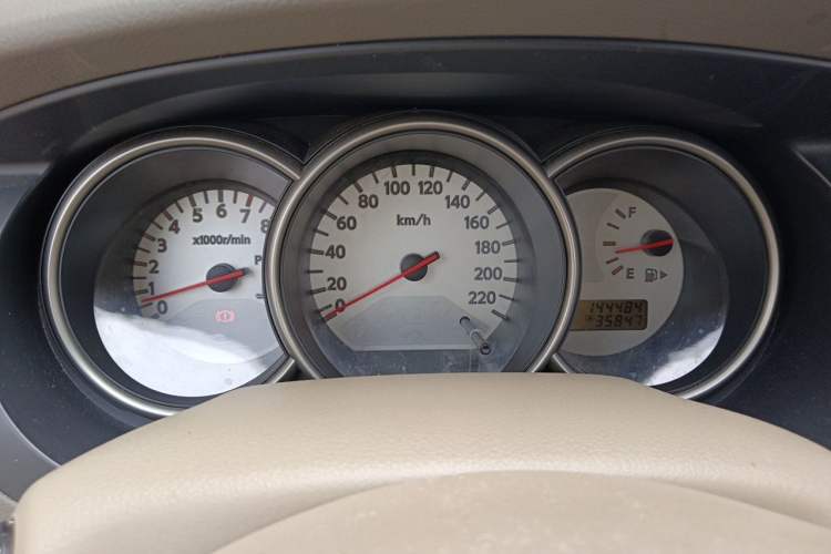 Used Nissan Livina 2010 Jingyue Edition 1.6L Automatic Supercharged Model Instrument Cluster