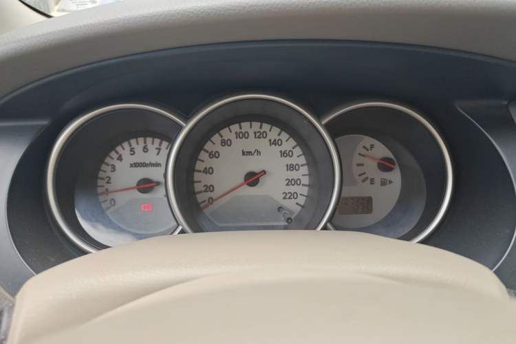 Used Nissan Livina 2010 Jingyue Edition 1.6L Manual Supercharged Model Instrument Cluster