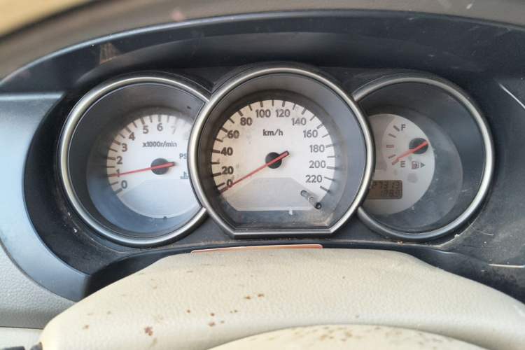 Used Nissan Livina 2010 Jingyue Edition 1.6L Manual Supercharged Model Instrument Cluster