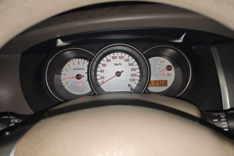 Used Nissan Livina 2010 Jingyue Edition 1.6L Automatic Supercharged Model Instrument Cluster