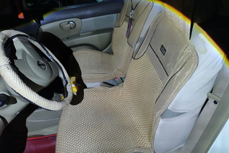 Used Nissan Livina 2010 Jingyue Edition 1.6L Manual All-Around Model Left Front Seat