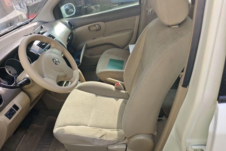 Used Nissan Livina 2010 Jingyue Edition 1.6L Automatic All-in-One Model Left Front Seat