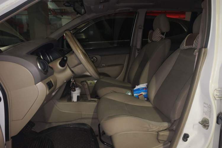 Used Nissan Livina 2010 Jingyue Edition 1.6L Automatic Supercharged Model Left Front Seat