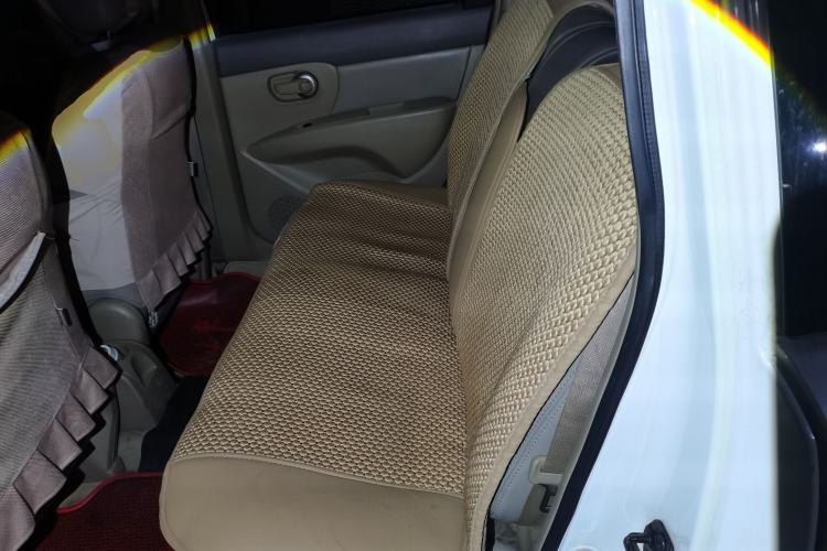 Used Nissan Livina 2010 Jingyue Edition 1.6L Manual All-Around Model Left Rear Seat