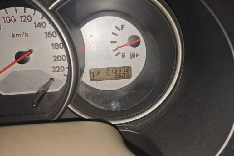 Used Nissan Livina 2010 Jingyue Edition 1.6L Automatic Supercharged Model Odometer Close Up