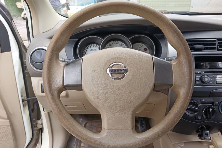 Used Nissan Livina 2010 Jingyue Edition 1.6L Automatic Supercharged Model Steering Wheel