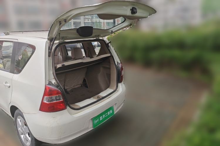 Used Nissan Livina 2010 Jingyue Edition 1.6L Manual Supercharged Model Trunk