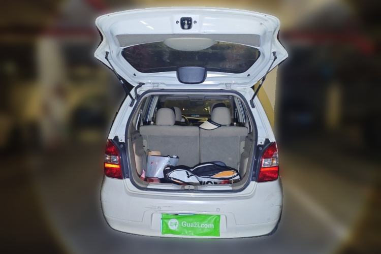 Used Nissan Livina 2010 Jingyue Edition 1.6L Automatic Supercharged Model Trunk