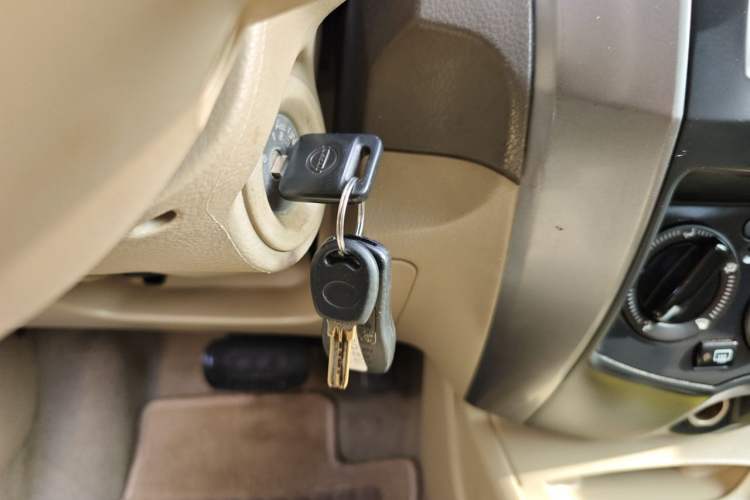 Used Nissan Livina 2010 Jingyue Edition 1.6L Automatic All-in-One Model Vehicle Key