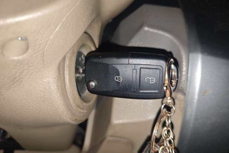Used Nissan Livina 2010 Jingyue Edition 1.6L Automatic Supercharged Model Vehicle Key