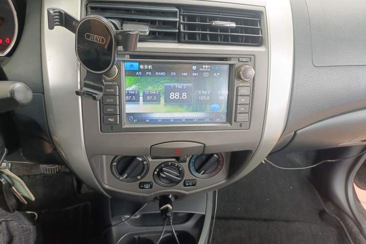 Used Nissan Livina 2013 Jingrui 1.6XL Manual Comfort Edition Audio And AC Panel
