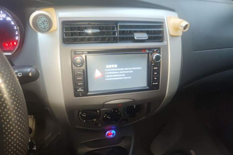 Used Nissan Livina 2013 Jinrui 1.6XL CVT Comfort Edition Audio And AC Panel