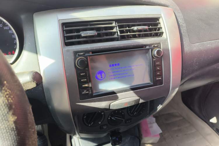 Used Nissan Livina 2013 JINRUI 1.6XV CVT Luxury Edition Audio And AC Panel