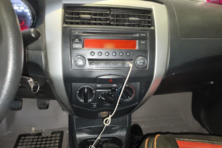 Used Nissan Livina 2013 1.6XE Manual Comfort Edition Audio And AC Panel