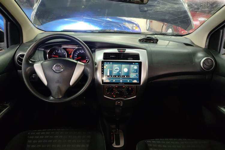 Used Nissan Livina 2013 Jinrui 1.6XL CVT Comfort Edition Center Console