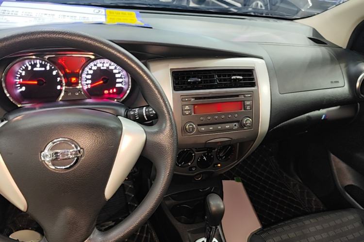 Used Nissan Livina 2013 Jinrui 1.6XL CVT Comfort Edition Center Console
