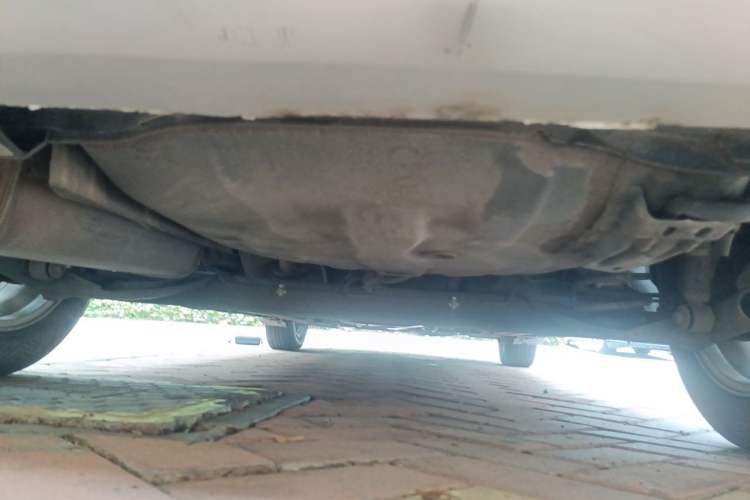 Used Nissan Livina 2013 Jingrui 1.6XL Manual Comfort Edition Chassis Rear
