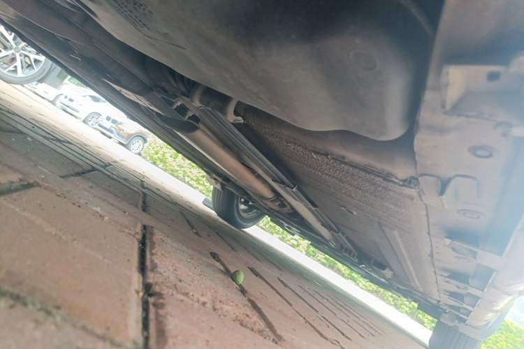 Used Nissan Livina 2013 Jingrui 1.6XL Manual Comfort Edition Chassis Rear Right