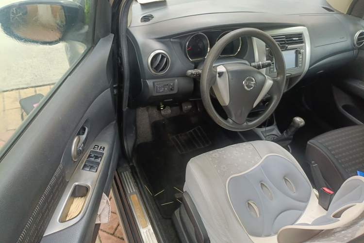 Used Nissan Livina 2013 Jingrui 1.6XL Manual Comfort Edition Driver Seat