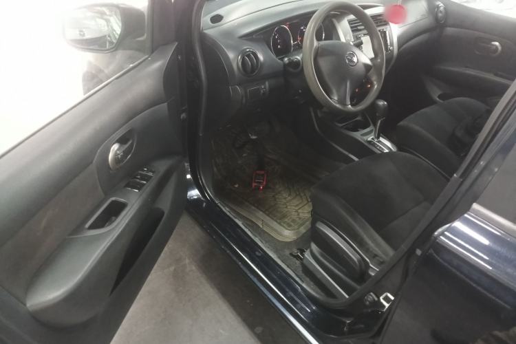 Used Nissan Livina 2013 1.6XE CVT Comfort Edition Driver Seat