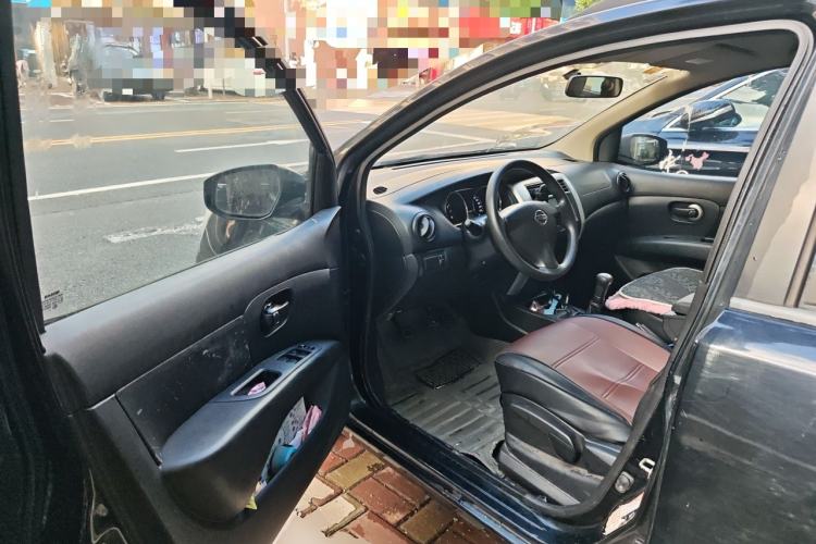Used Nissan Livina 2013 1.6XE Manual Comfort Edition Driver Seat