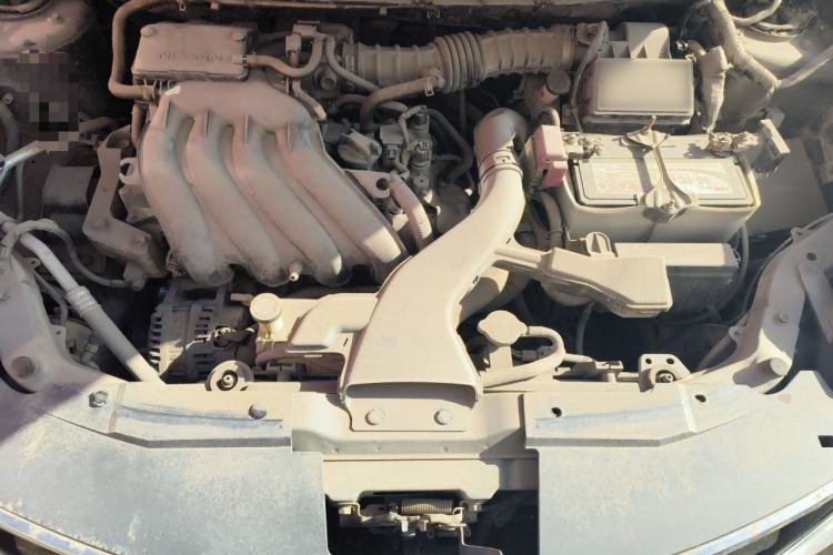 Used Nissan Livina 2013 JINRUI 1.6XV CVT Luxury Edition Engine Bay