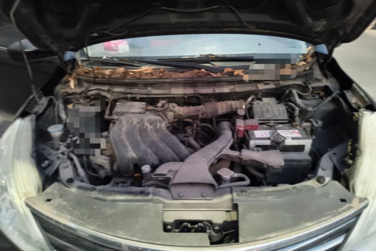 Used Nissan Livina 2013 1.6XE Manual Comfort Edition Engine Bay