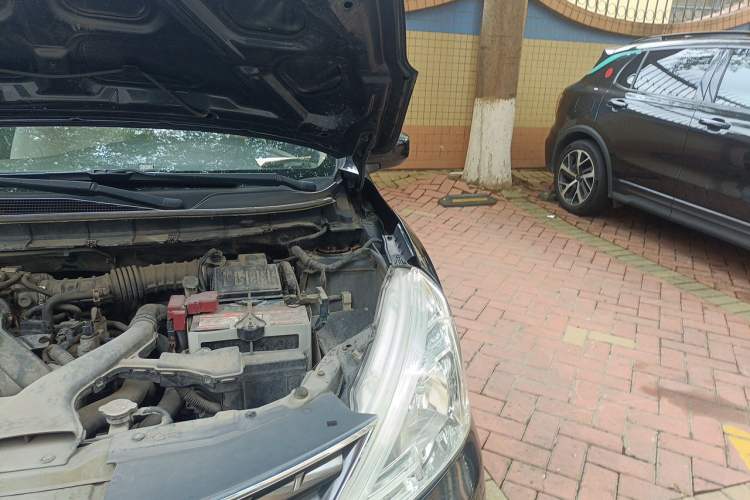 Used Nissan Livina 2013 Jingrui 1.6XL Manual Comfort Edition Engine Bay Left