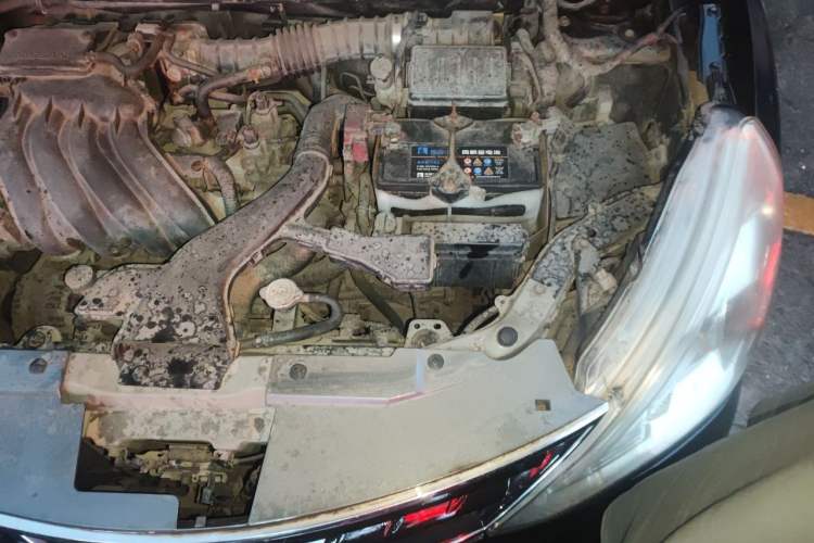Used Nissan Livina 2013 Jinrui 1.6XL CVT Comfort Edition Engine Bay Left