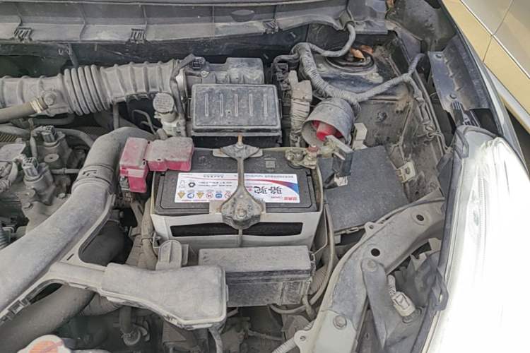 Used Nissan Livina 2013 1.6XE CVT Comfort Edition Engine Bay Left