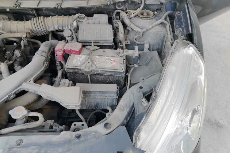 Used Nissan Livina 2013 1.6XE Manual Comfort Edition Engine Bay Left