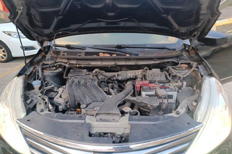 Used Nissan Livina 2013 1.6XE Manual Comfort Edition Engine Bay