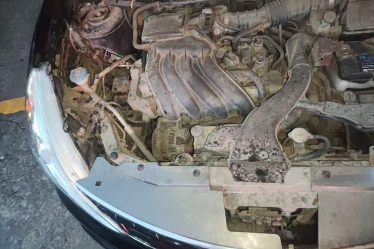 Used Nissan Livina 2013 Jinrui 1.6XL CVT Comfort Edition Engine Bay Right