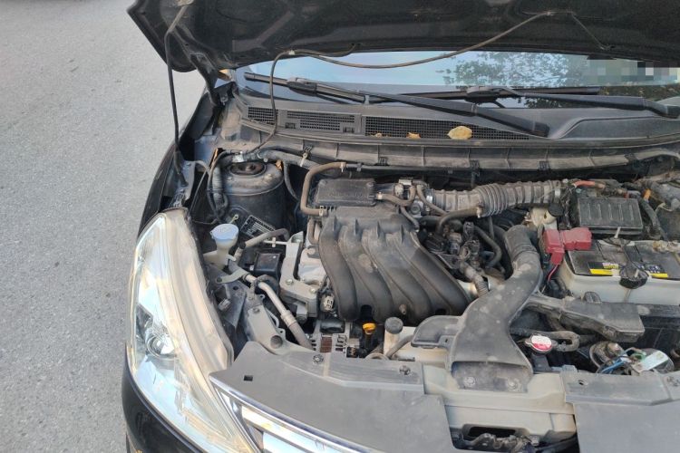 Used Nissan Livina 2013 Jingrui 1.6XL Manual Comfort Edition Engine Bay Right