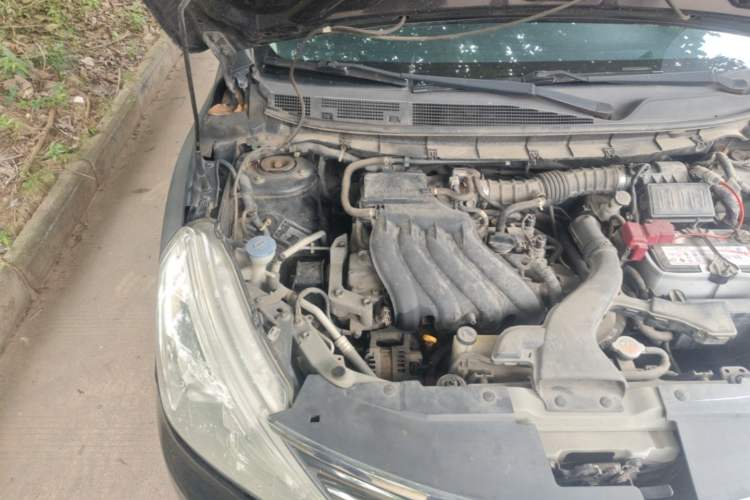 Used Nissan Livina 2013 1.6XL CVT Luxury Edition Engine Bay Right
