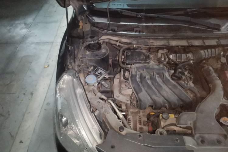 Used Nissan Livina 2013 1.6XE CVT Comfort Edition Engine Bay Right